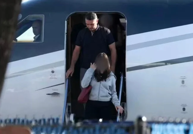 Brasil convoca a la encargada de negocios de Argentina tras la salida del senador Flávio Bolsonaro hacia EE UU