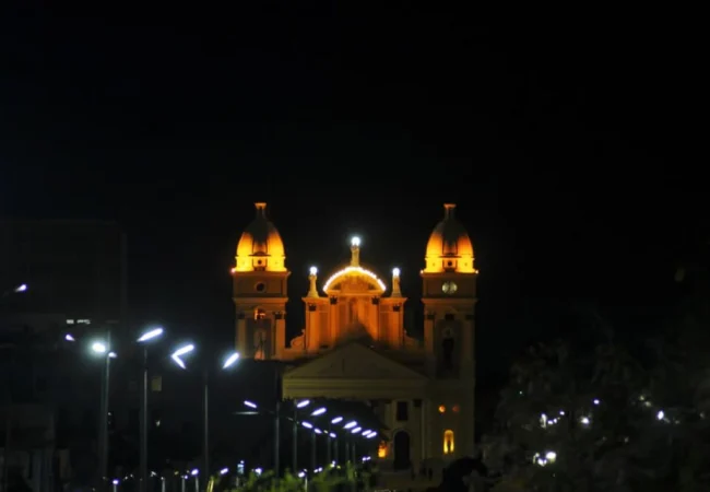 Gobernación del Zulia optimiza la iluminación del casco central de cara a la Bajada de la Chinita