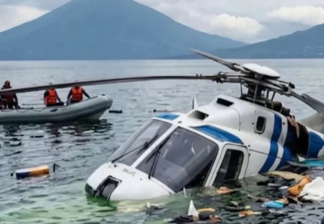 Dos desaparecidos y cinco rescatados luego de que se desplomara un helicóptero en el lago Atitlán en Guatemala